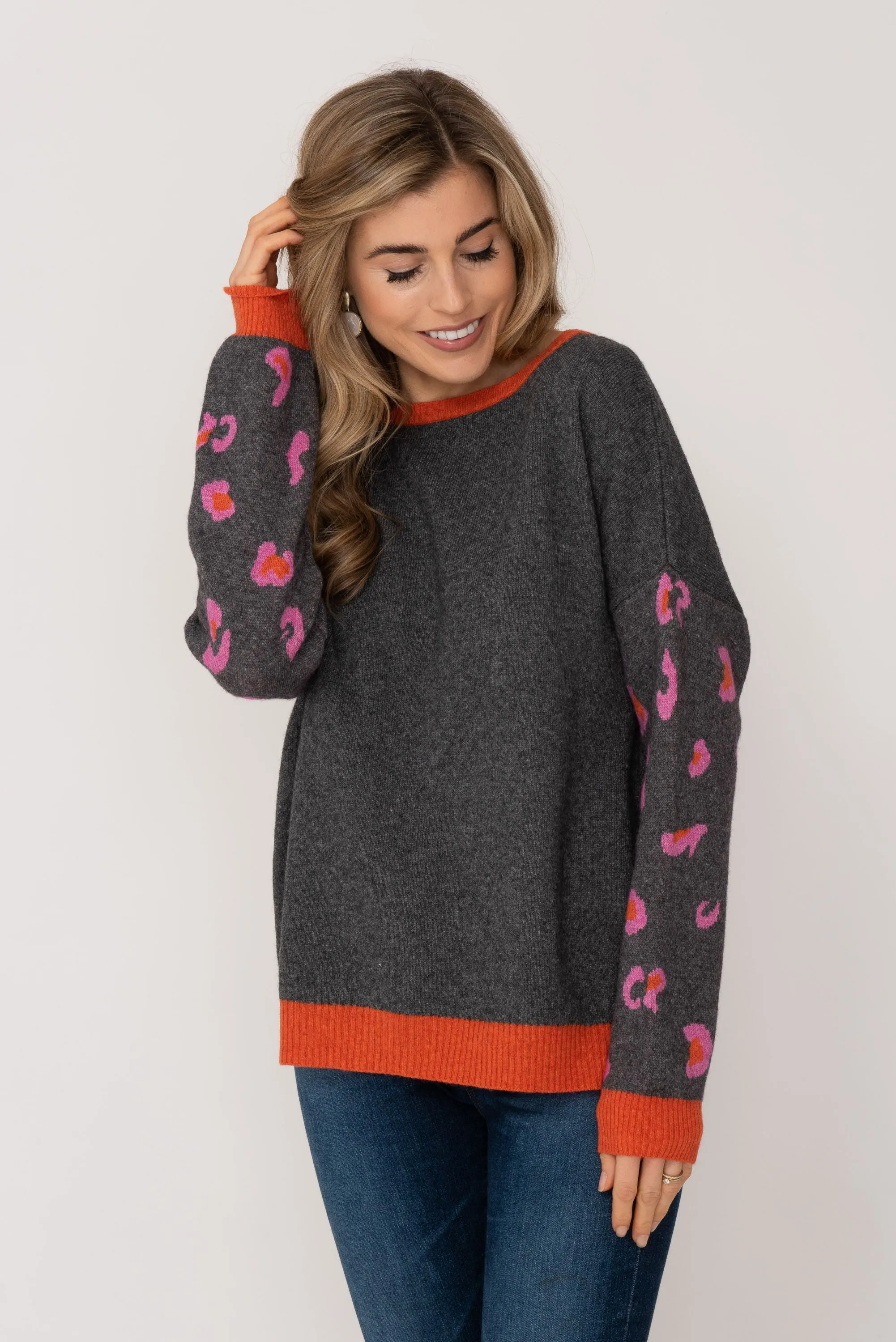 4 Ply Cashmere Mix Sweatshirt in Charcoal & Orange Leopard