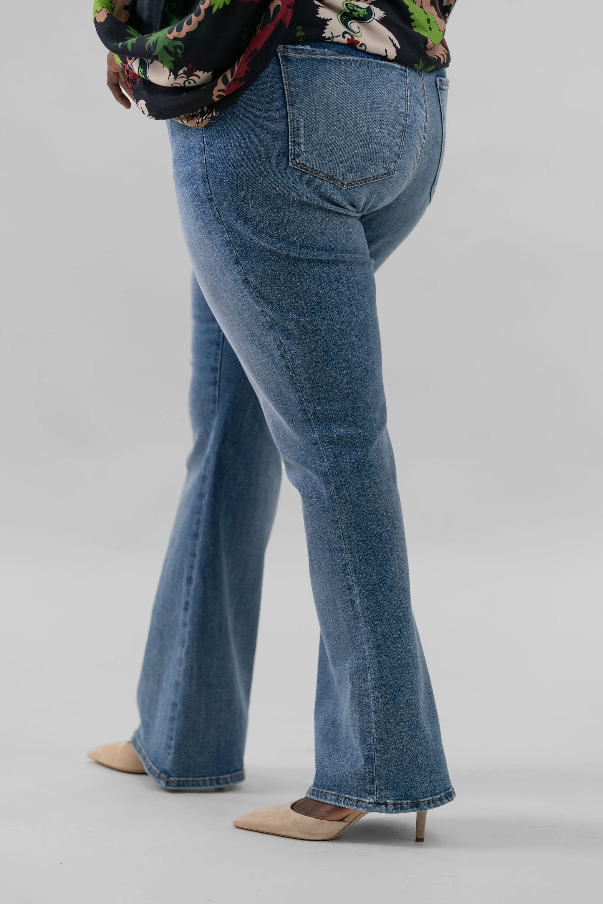 ANA HIGH RISE FLARE JEANS