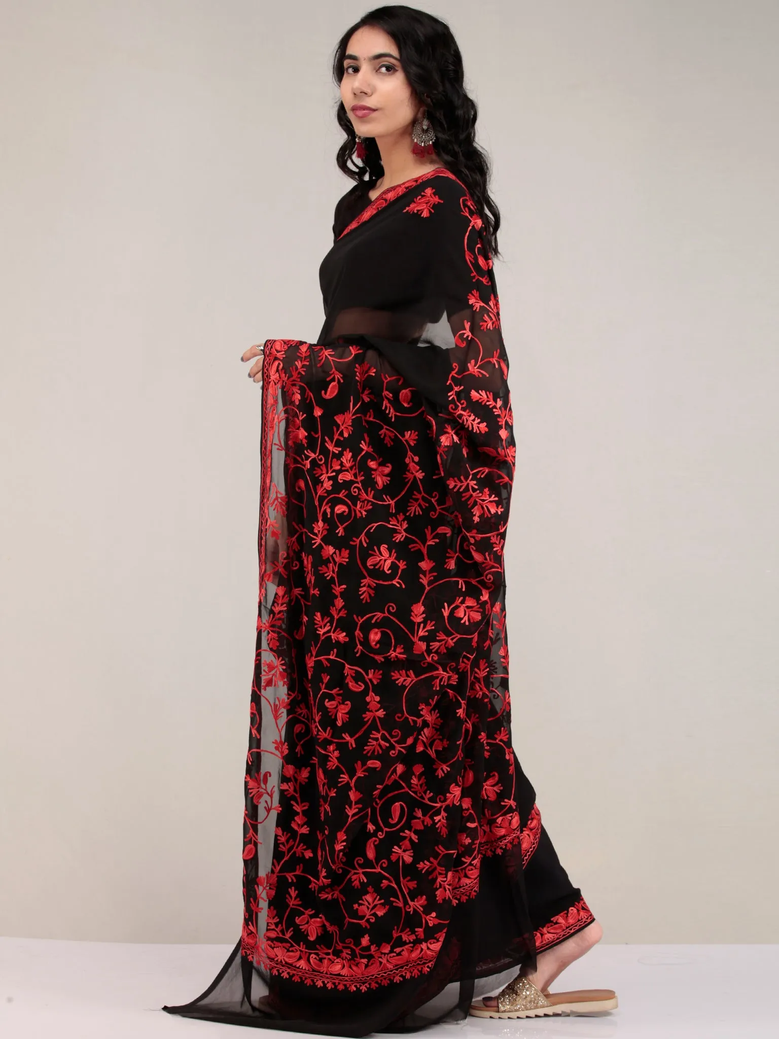 Black Aari Embroidered Georgette Saree From Kashmir - S031704633