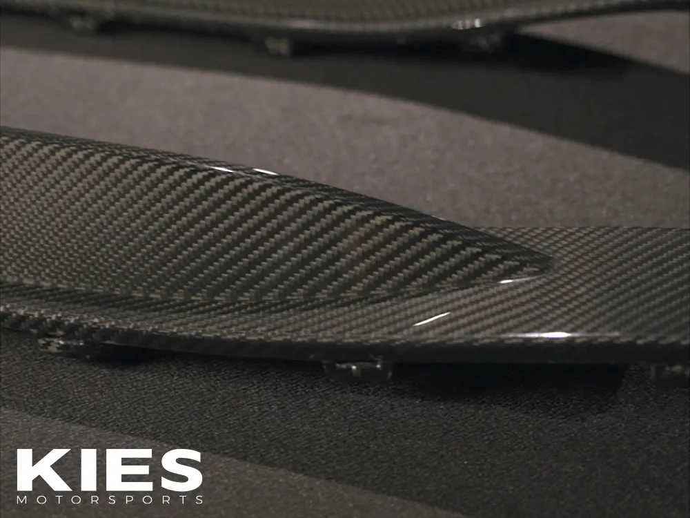 Kies Carbon 2020-2025 BMW M3 / M4 (G80 / G82 / G83) Performance Inspired Dry Carbon Fiber Side Skirt Extensions