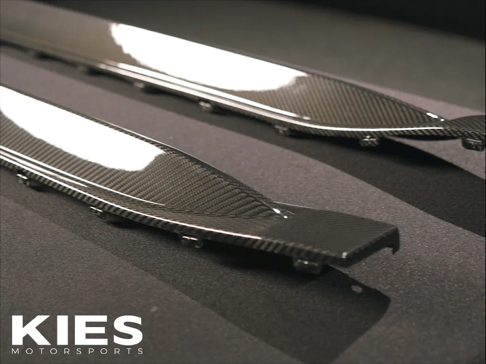 Kies Carbon 2020-2025 BMW M3 / M4 (G80 / G82 / G83) Performance Inspired Dry Carbon Fiber Side Skirt Extensions