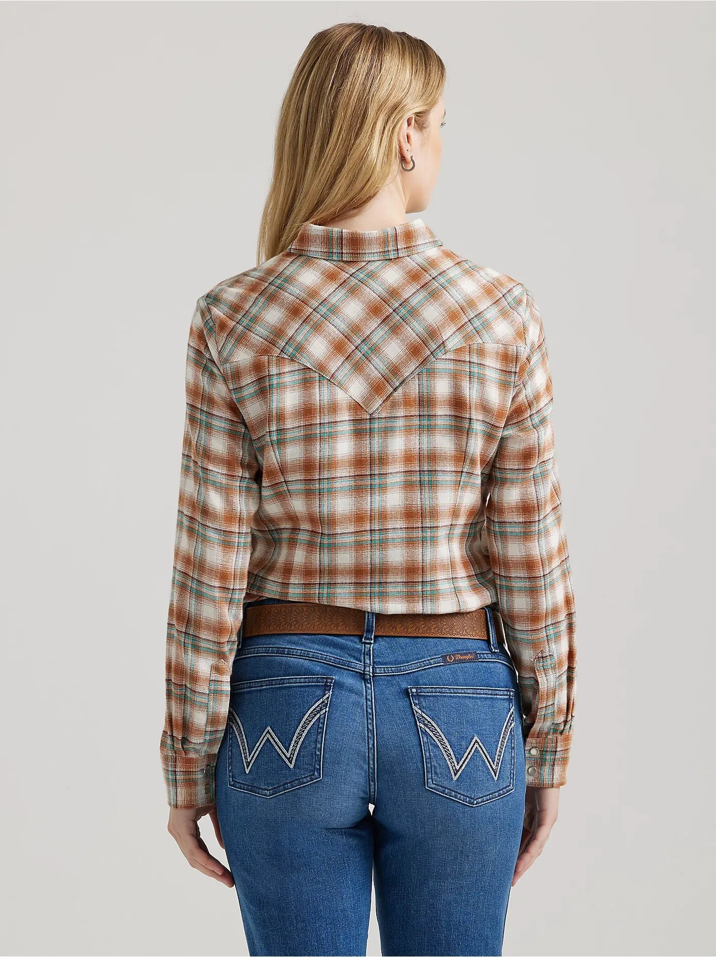 Ladies Wrangler Essential Long Sleeve Plaid Western Snap Top - 112356675