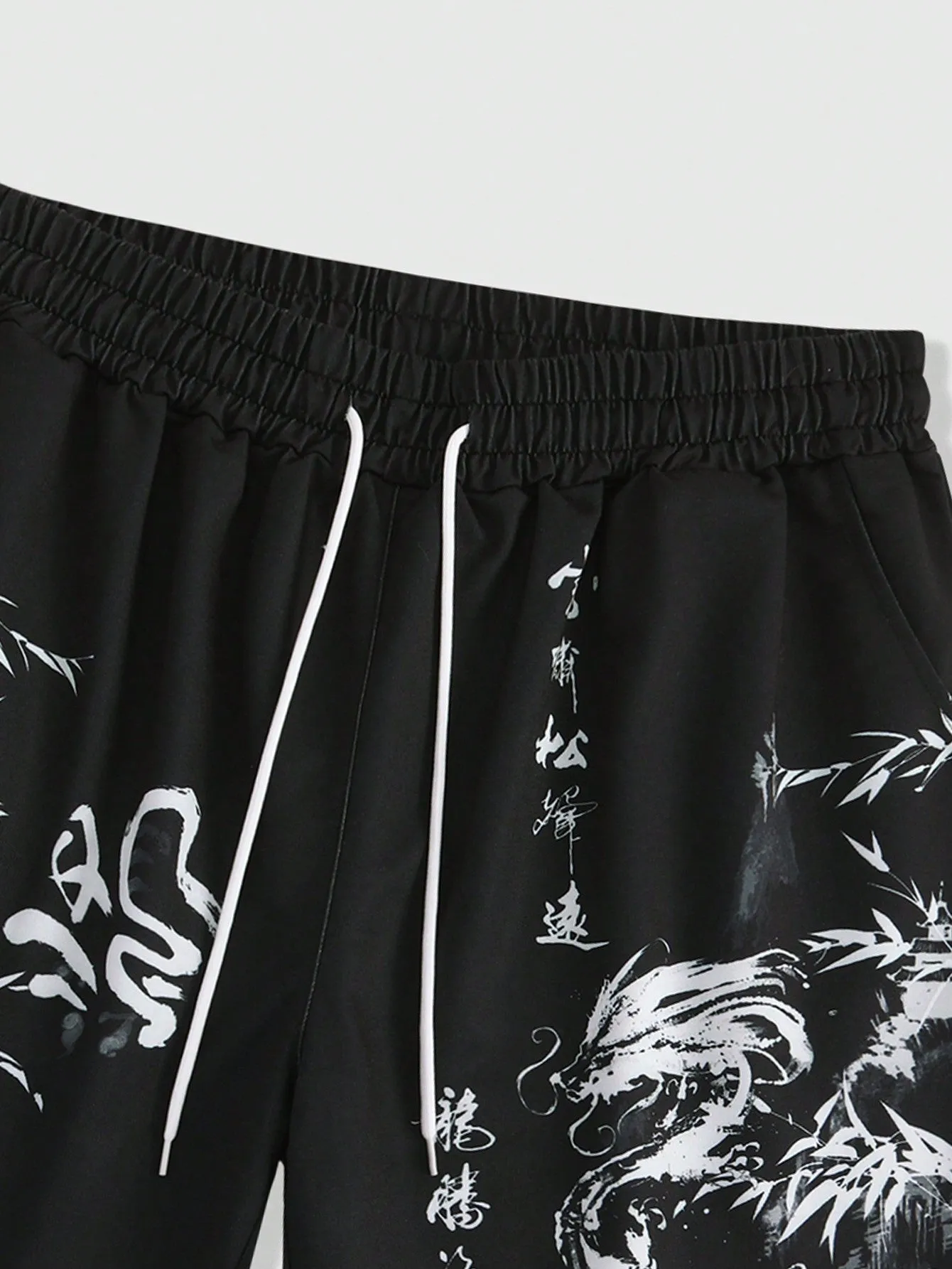 ROMWE Anime Men Chinese Letter & Dragon Graphic Drawstring Waist Shorts, School