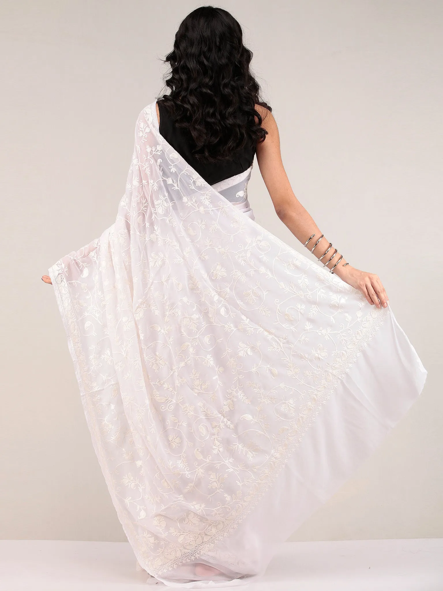 White Aari Embroidered Georgette Saree From Kashmir - S031704660